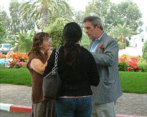 Dan Cleary talking with trainees outside the Hotel